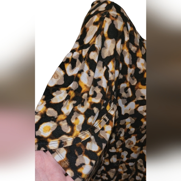 Lularoe women's top - Picture 3 of 3